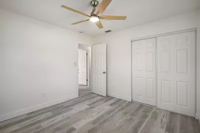 911 SE Dolphin Drive, Stuart, FL 34996 - Photo 15
