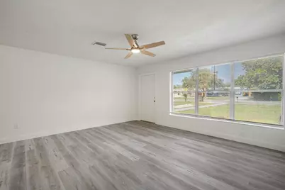 911 SE Dolphin Drive, Stuart, FL 34996 - Photo 9