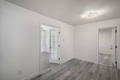 911 SE Dolphin Drive, Stuart, FL 34996 - Photo 9