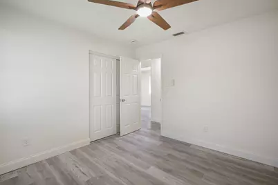 911 SE Dolphin Drive, Stuart, FL 34996 - Photo 13