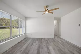 911 SE Dolphin Dr, Stuart, FL 34996 - Photo 11