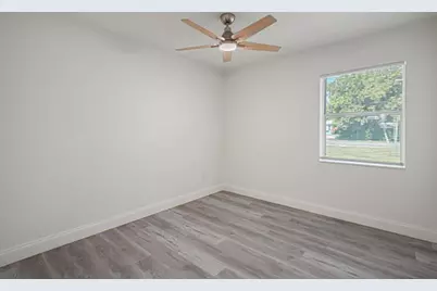 911 SE Dolphin Drive, Stuart, FL 34996 - Photo 17