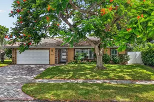 1011 SW 7th St, Boca Raton, FL 33486 - Photo 1