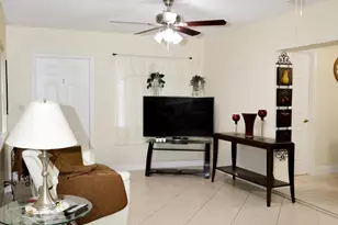 3335 10th Ave N, Palm Springs, FL 33461 - Photo 9