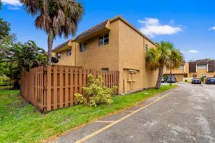 5655 Blueberry Ct, Lauderhill, FL 33313 - Photo 3