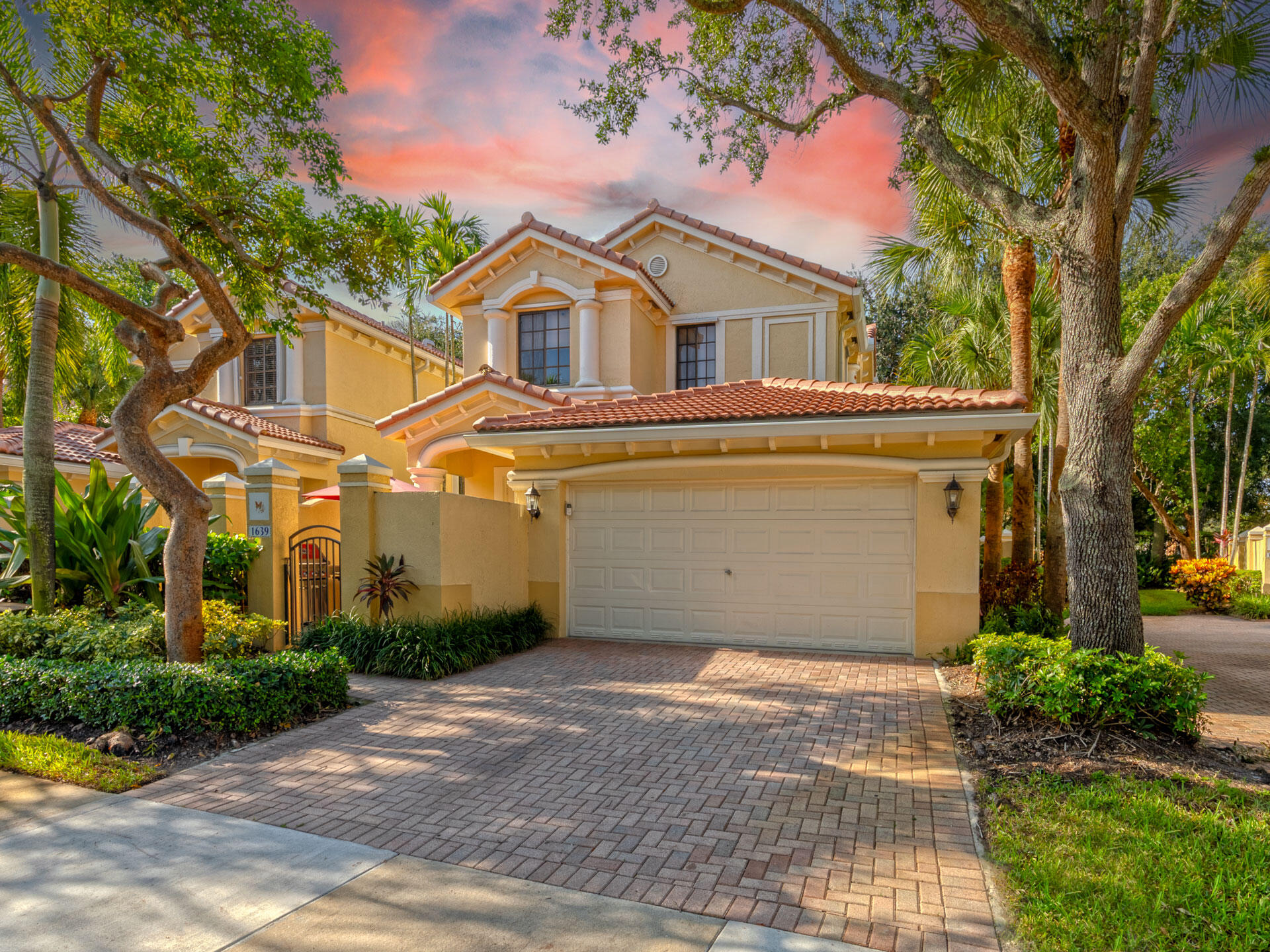 1639 Passion Vine Cir #16-4 - 1639 Passion Vine Cir #16-4, Weston, FL 33326 Luxury Property | Jose Angel Pina
