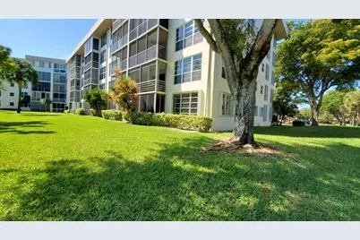 3800 Oaks Clubhouse Drive #112, Pompano Beach, FL 33069 - Photo 25
