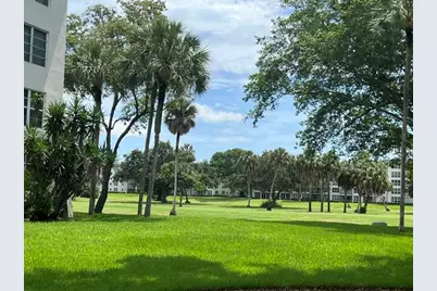 3800 Oaks Clubhouse Drive #112, Pompano Beach, FL 33069 - Photo 21