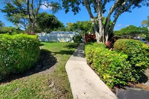 3800 Oaks Clubhouse Dr, Pompano Beach, FL 33069 - Photo 29