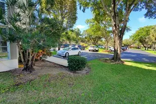 3800 Oaks Clubhouse Dr, Pompano Beach, FL 33069 - Photo 27