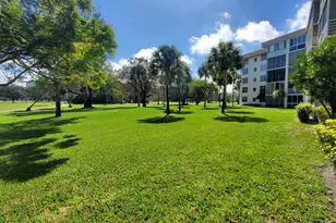 3800 Oaks Clubhouse Dr, Pompano Beach, FL 33069 - Photo 23