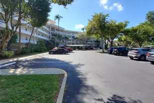 3800 Oaks Clubhouse Dr, Pompano Beach, FL 33069 - Photo 31