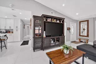 8131 NW 44th Ct, Lauderhill, FL 33351 - Photo 11