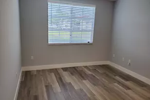 8070 N Nob Hill Rd, Tamarac, FL 33321 - Photo 7