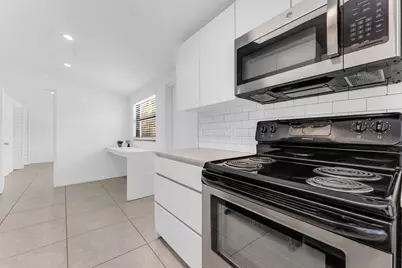 1712 NE 50th Court, Pompano Beach, FL 33064 - Photo 21