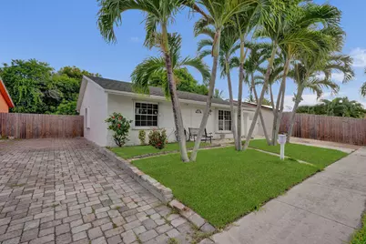 6134 E Wauconda Way E, Lake Worth, FL 33463 - Photo 3