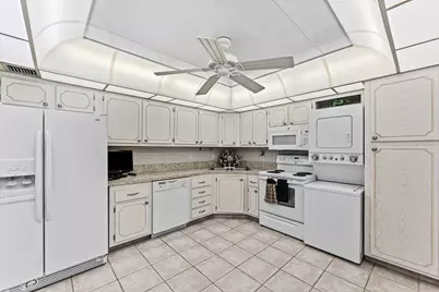 501 SW 11th Place #412, Boca Raton, FL 33432 - Photo 11