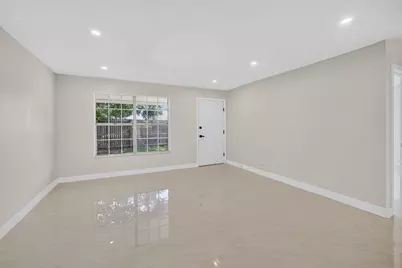 3943 Roan Court W, Palm Beach Gardens, FL 33403 - Photo 3