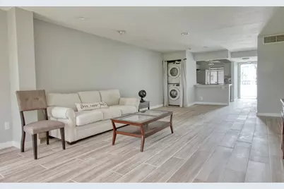4471 Luxemburg Court #206, Lake Worth, FL 33467 - Photo 9