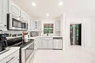 8026 SW 20th Ct, Davie, FL 33324 - Photo 9
