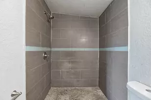 1640 NE 32nd Pl, Pompano Beach, FL 33064 - Photo 23