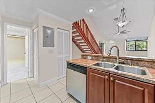 7184 Sportsmans Dr, North Lauderdale, FL 33068 - Photo 9