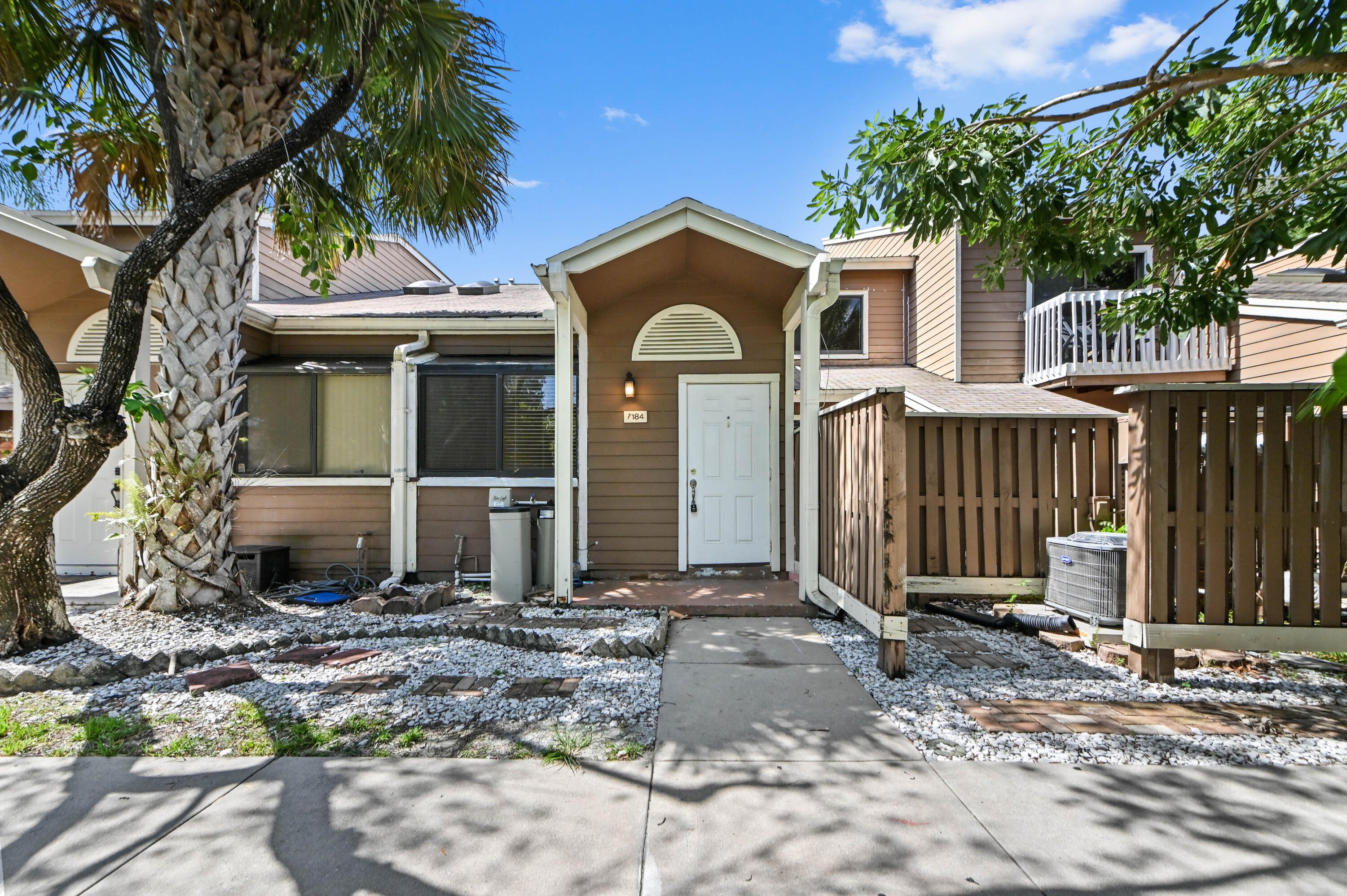 7184 Sportsmans Dr main architectural view