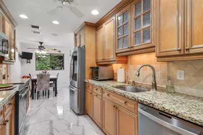 6858 Fountains Circle, Lake Worth, FL 33467 - Photo 17