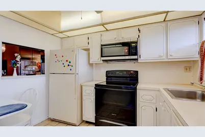9400 Sunrise Lakes Boulevard #303, Sunrise, FL 33322 - Photo 3