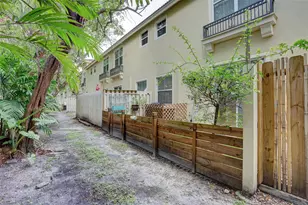 2851 W Prospect Rd, Tamarac, FL 33309 - Photo 25
