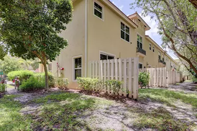 2851 W Prospect Road #305, Tamarac, FL 33309 - Photo 29