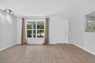 101 E Beverly Road E, Jupiter, FL 33469 - Photo 9