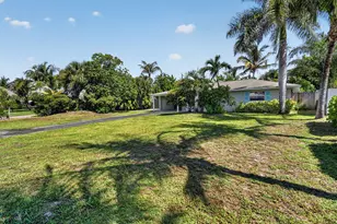 101 E Beverly Road E, Jupiter, FL 33469 - Photo 7