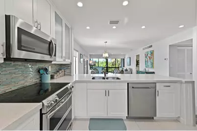 2550 Presidential Way #301, West Palm Beach, FL 33401 - Photo 7