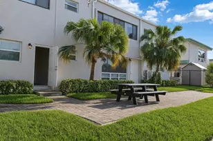 2621 NE 1st St, Pompano Beach, FL 33062 - Photo 7