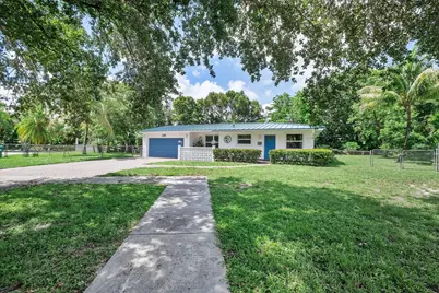13988 Lake Lure Court, Miami Lakes, FL 33014 - Photo 5
