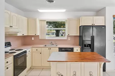 13988 Lake Lure Court, Miami Lakes, FL 33014 - Photo 9