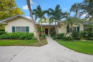 24/22 Via Lucindia Dr, Sewalls Point, FL 34996 - Photo 1