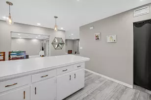 1570 NE 30th Pl, Oakland Park, FL 33334 - Photo 19