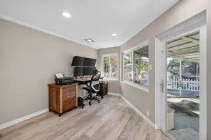 1570 NE 30th Pl, Oakland Park, FL 33334 - Photo 25