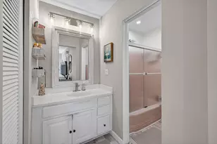 1570 NE 30th Pl, Oakland Park, FL 33334 - Photo 29