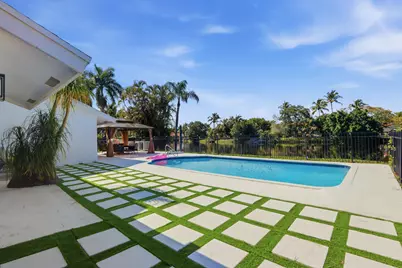12725 Kingsway Road, Wellington, FL 33414 - Photo 9