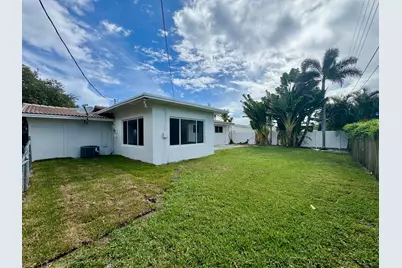 924 SE 8th Court, Deerfield Beach, FL 33441 - Photo 19
