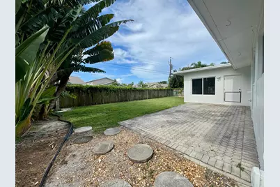 924 SE 8th Court, Deerfield Beach, FL 33441 - Photo 17
