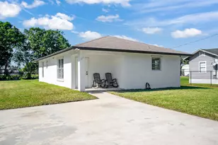 116 SE 3rd Street N, Belle Glade, FL 33430 - Photo 1