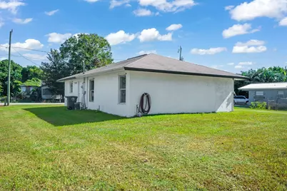 116 SE 3rd Street N, Belle Glade, FL 33430 - Photo 3