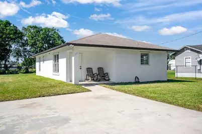 116 SE 3rd Street N, Belle Glade, FL 33430 - Photo 1