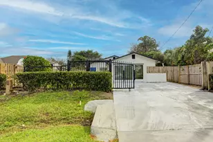 3394 SE Jefferson St, Stuart, FL 34997 - Photo 1