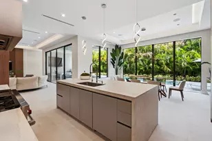 255 NE 3rd St, Boca Raton, FL 33432 - Photo 9