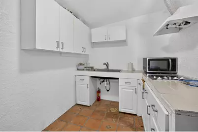 806 NE 2nd Avenue, Delray Beach, FL 33444 - Photo 29